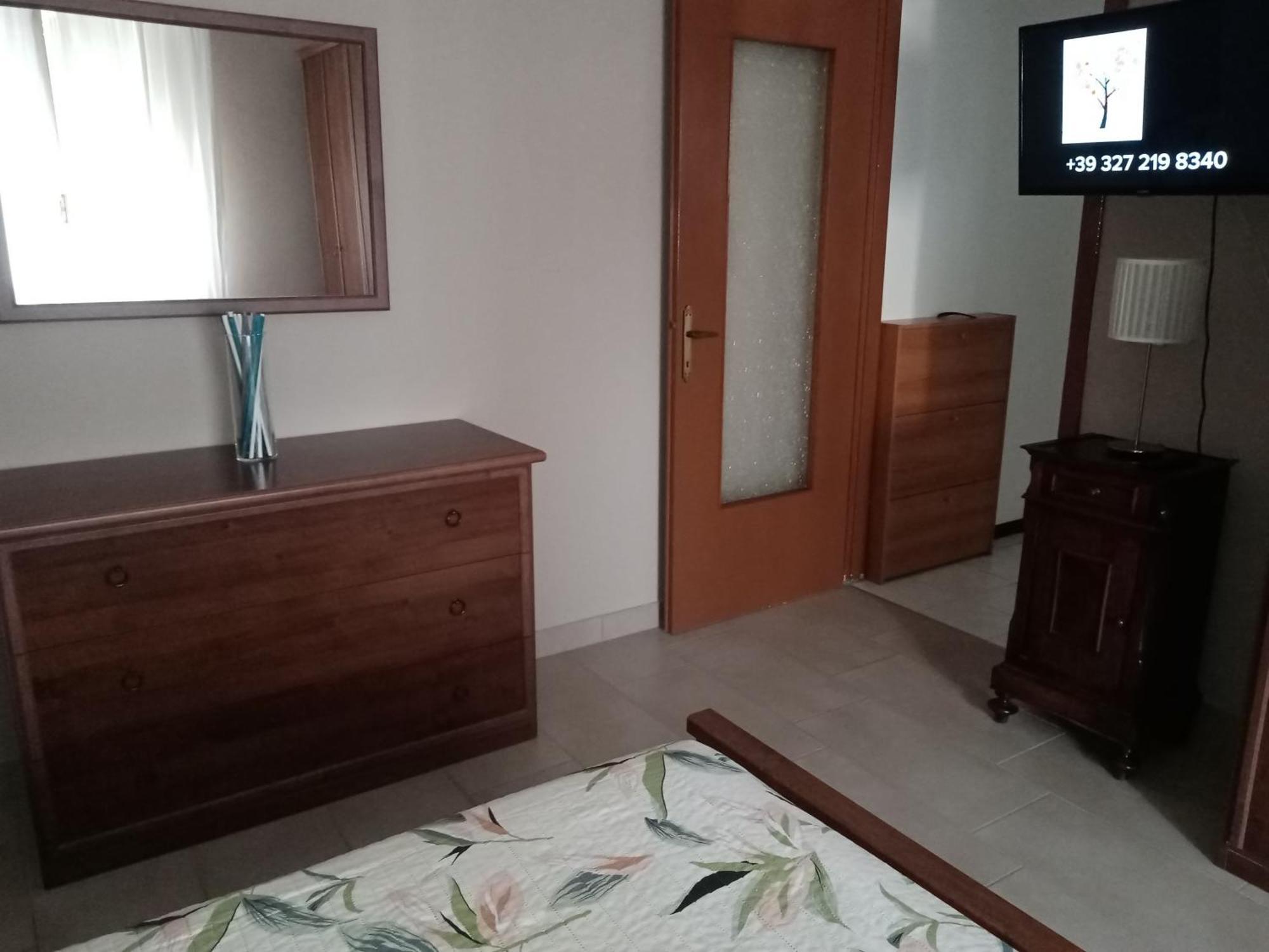 "Casa Sofia" Appartamento Raffalda Zona Clinica Пиаченца Екстериор снимка